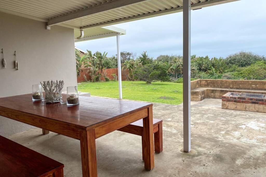 Tamassa Holiday Home On The Beach, In Port Edward Exterior photo